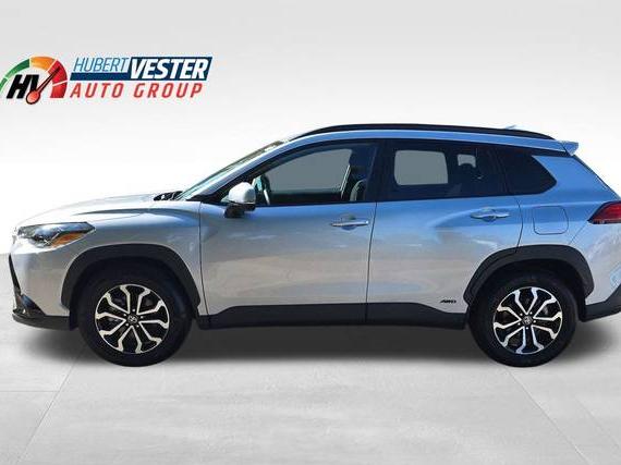 TOYOTA COROLLA CROSS 2024 7MUFBABG4RV048637 image